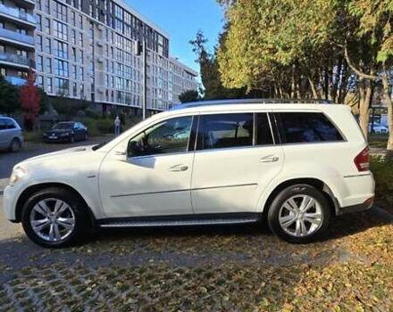 Мерседес ГЛ-класс 2011 в Львове на Automoto.ua Белый Мерседес ГЛ-класс, объемом двигателя 2.99 л и пробегом 385 тыс. км за 20000 $, фото 5 на Automoto.ua