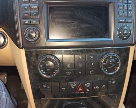 Мерседес ГЛ-класс 2011 в Городке на Automoto.ua Белый Мерседес ГЛ-класс, объемом двигателя 2.99 л и пробегом 221 тыс. км за 18700 $, фото 9 на Automoto.ua