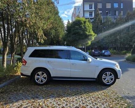 Мерседес ГЛ-класс 2011 в Львове на Automoto.ua Белый Мерседес ГЛ-класс, объемом двигателя 2.99 л и пробегом 385 тыс. км за 20000 $, фото 8 на Automoto.ua