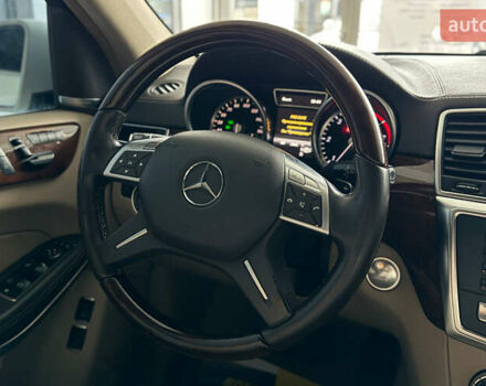 Белый Мерседес ГЛ-класс, объемом двигателя 3 л и пробегом 235 тыс. км за 24900 $, фото 19 на Automoto.ua