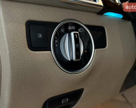 Белый Мерседес ГЛ-класс, объемом двигателя 3 л и пробегом 235 тыс. км за 24900 $, фото 13 на Automoto.ua