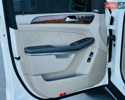 Белый Мерседес ГЛ-класс, объемом двигателя 4.7 л и пробегом 163 тыс. км за 19500 $, фото 19 на Automoto.ua