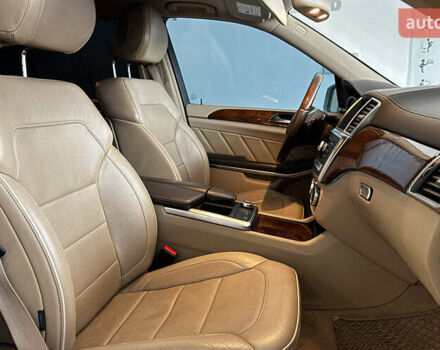 Белый Мерседес ГЛ-класс, объемом двигателя 3 л и пробегом 235 тыс. км за 24900 $, фото 24 на Automoto.ua