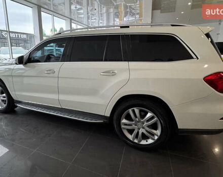 Белый Мерседес ГЛ-класс, объемом двигателя 3 л и пробегом 235 тыс. км за 24900 $, фото 4 на Automoto.ua