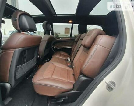 Білий Мерседес ГЛ-Клас, об'ємом двигуна 3 л та пробігом 260 тис. км за 27300 $, фото 17 на Automoto.ua