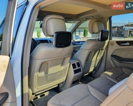 Белый Мерседес ГЛ-класс, объемом двигателя 3 л и пробегом 155 тыс. км за 31900 $, фото 2 на Automoto.ua