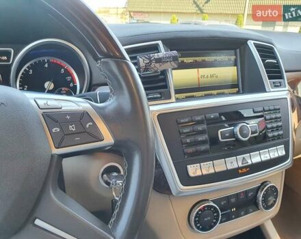 Белый Мерседес ГЛ-класс, объемом двигателя 3 л и пробегом 155 тыс. км за 31900 $, фото 11 на Automoto.ua