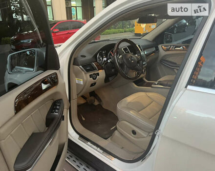 Білий Мерседес ГЛ-Клас, об'ємом двигуна 3 л та пробігом 192 тис. км за 27500 $, фото 19 на Automoto.ua