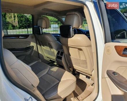 Белый Мерседес ГЛ-класс, объемом двигателя 3 л и пробегом 155 тыс. км за 31900 $, фото 3 на Automoto.ua