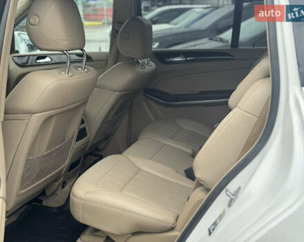 Белый Мерседес ГЛ-класс, объемом двигателя 3 л и пробегом 242 тыс. км за 20400 $, фото 21 на Automoto.ua