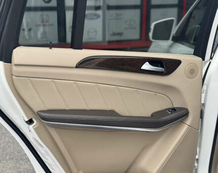 Белый Мерседес ГЛ-класс, объемом двигателя 3 л и пробегом 242 тыс. км за 20400 $, фото 19 на Automoto.ua