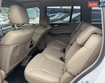 Белый Мерседес ГЛ-класс, объемом двигателя 3 л и пробегом 242 тыс. км за 20400 $, фото 20 на Automoto.ua