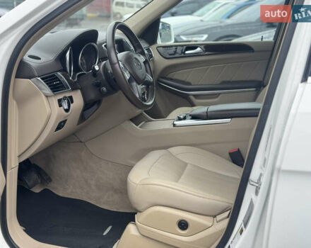 Белый Мерседес ГЛ-класс, объемом двигателя 3 л и пробегом 242 тыс. км за 20400 $, фото 14 на Automoto.ua