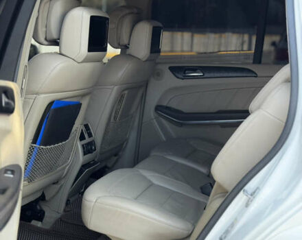 Мерседес ГЛ-класс 2014 в Сумах на Automoto.ua Белый Мерседес ГЛ-класс, объемом двигателя 4.7 л и пробегом 200 тыс. км за 29999 $, фото 17 на Automoto.ua