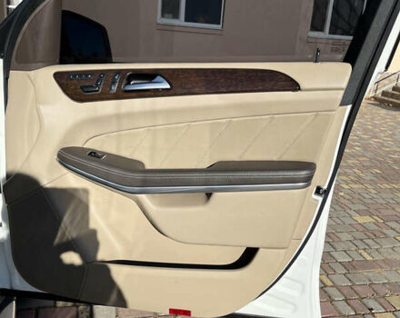 Белый Мерседес ГЛ-класс, объемом двигателя 4.66 л и пробегом 178 тыс. км за 29999 $, фото 15 на Automoto.ua