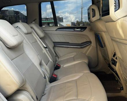 Мерседес ГЛ-класс 2014 в Сумах на Automoto.ua Белый Мерседес ГЛ-класс, объемом двигателя 4.7 л и пробегом 200 тыс. км за 29999 $, фото 16 на Automoto.ua