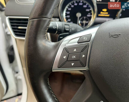 Мерседес ГЛ-класс 2014 в Киеве на Automoto.ua Белый Мерседес ГЛ-класс, объемом двигателя 3 л и пробегом 140 тыс. км за 28000 $, фото 31 на Automoto.ua