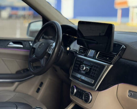 Мерседес ГЛ-класс 2014 в Сумах на Automoto.ua Белый Мерседес ГЛ-класс, объемом двигателя 4.7 л и пробегом 200 тыс. км за 29999 $, фото 13 на Automoto.ua