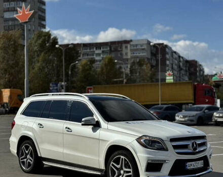 Мерседес ГЛ-класс 2014 в Сумах на Automoto.ua Белый Мерседес ГЛ-класс, объемом двигателя 4.7 л и пробегом 200 тыс. км за 29999 $, фото 2 на Automoto.ua