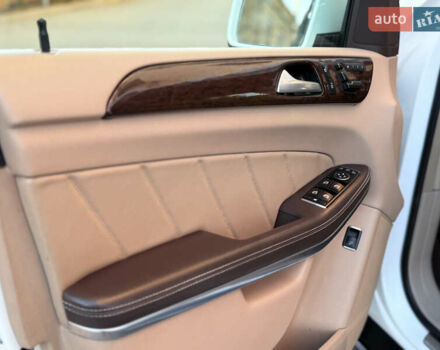 Білий Мерседес ГЛ-Клас, об'ємом двигуна 3 л та пробігом 250 тис. км за 24999 $, фото 31 на Automoto.ua