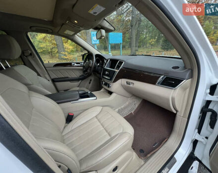 Мерседес ГЛ-класс 2014 в Киеве на Automoto.ua Белый Мерседес ГЛ-класс, объемом двигателя 3 л и пробегом 140 тыс. км за 28000 $, фото 27 на Automoto.ua