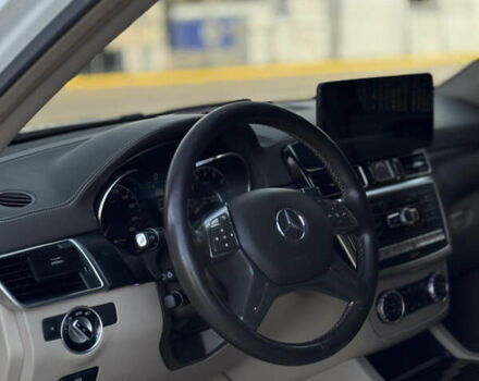 Мерседес ГЛ-класс 2014 в Сумах на Automoto.ua Белый Мерседес ГЛ-класс, объемом двигателя 4.7 л и пробегом 200 тыс. км за 29999 $, фото 11 на Automoto.ua