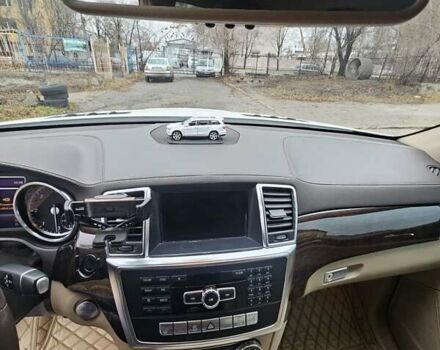 Белый Мерседес ГЛ-класс, объемом двигателя 2.99 л и пробегом 214 тыс. км за 27300 $, фото 15 на Automoto.ua