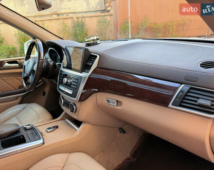 Білий Мерседес ГЛ-Клас, об'ємом двигуна 3 л та пробігом 250 тис. км за 24999 $, фото 65 на Automoto.ua