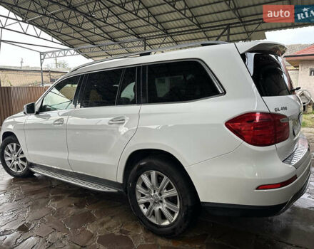 Белый Мерседес ГЛ-класс, объемом двигателя 3 л и пробегом 281 тыс. км за 23000 $, фото 2 на Automoto.ua