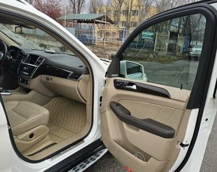 Белый Мерседес ГЛ-класс, объемом двигателя 2.99 л и пробегом 214 тыс. км за 27300 $, фото 50 на Automoto.ua