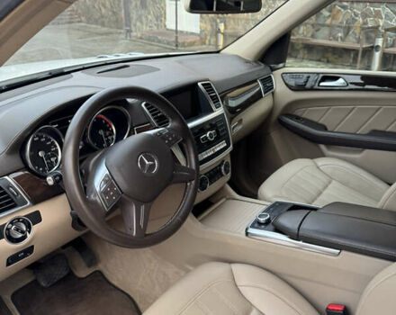 Белый Мерседес ГЛ-класс, объемом двигателя 3 л и пробегом 324 тыс. км за 19500 $, фото 46 на Automoto.ua