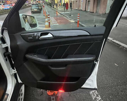 Белый Мерседес ГЛ-класс, объемом двигателя 3 л и пробегом 98 тыс. км за 49500 $, фото 8 на Automoto.ua