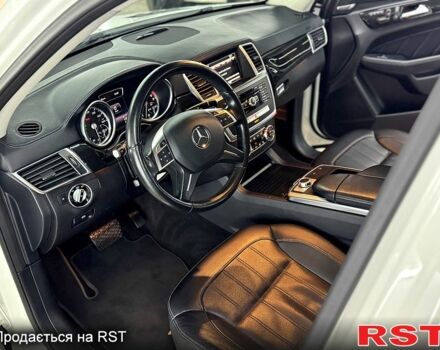 Белый Мерседес ГЛ-класс, объемом двигателя 3 л и пробегом 190 тыс. км за 22900 $, фото 7 на Automoto.ua