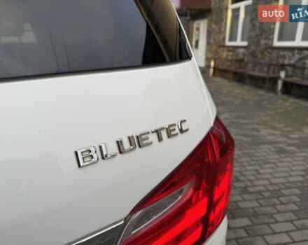 Белый Мерседес ГЛ-класс, объемом двигателя 3 л и пробегом 324 тыс. км за 19500 $, фото 37 на Automoto.ua