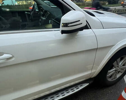 Белый Мерседес ГЛ-класс, объемом двигателя 3 л и пробегом 98 тыс. км за 49500 $, фото 39 на Automoto.ua