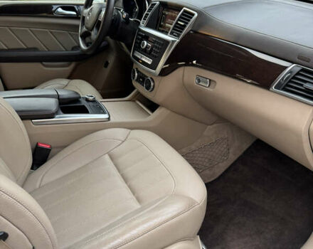 Белый Мерседес ГЛ-класс, объемом двигателя 3 л и пробегом 324 тыс. км за 19500 $, фото 79 на Automoto.ua