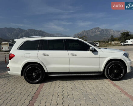 Белый Мерседес ГЛ-класс, объемом двигателя 3 л и пробегом 84 тыс. км за 42500 $, фото 6 на Automoto.ua