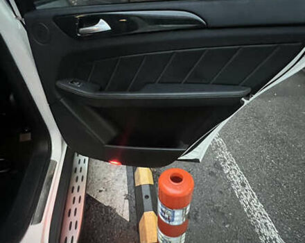 Белый Мерседес ГЛ-класс, объемом двигателя 3 л и пробегом 98 тыс. км за 49500 $, фото 33 на Automoto.ua