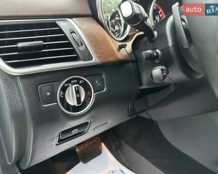 Белый Мерседес ГЛ-класс, объемом двигателя 3 л и пробегом 169 тыс. км за 21850 $, фото 17 на Automoto.ua