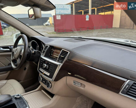 Белый Мерседес ГЛ-класс, объемом двигателя 3 л и пробегом 324 тыс. км за 19500 $, фото 84 на Automoto.ua