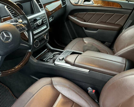 Белый Мерседес ГЛ-класс, объемом двигателя 3 л и пробегом 272 тыс. км за 29700 $, фото 24 на Automoto.ua