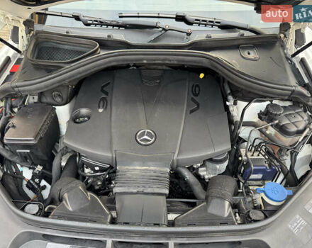 Белый Мерседес ГЛ-класс, объемом двигателя 3 л и пробегом 324 тыс. км за 19500 $, фото 87 на Automoto.ua