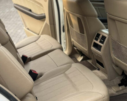 Белый Мерседес ГЛ-класс, объемом двигателя 3 л и пробегом 324 тыс. км за 19500 $, фото 76 на Automoto.ua