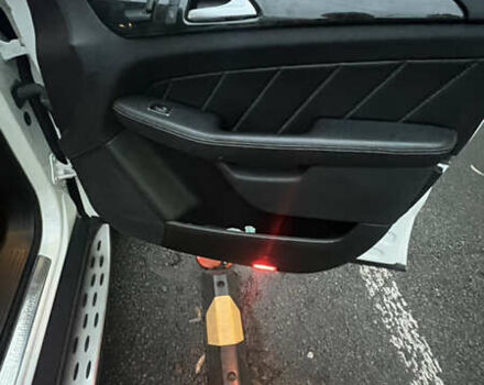 Белый Мерседес ГЛ-класс, объемом двигателя 3 л и пробегом 98 тыс. км за 49500 $, фото 34 на Automoto.ua