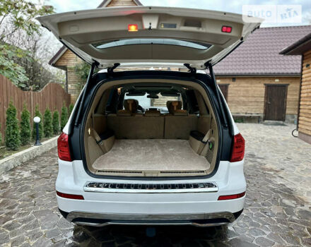 Белый Мерседес ГЛ-класс, объемом двигателя 3 л и пробегом 169 тыс. км за 24600 $, фото 12 на Automoto.ua