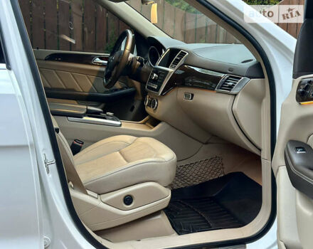 Белый Мерседес ГЛ-класс, объемом двигателя 3 л и пробегом 169 тыс. км за 24600 $, фото 27 на Automoto.ua