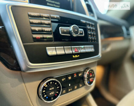 Белый Мерседес ГЛ-класс, объемом двигателя 3 л и пробегом 169 тыс. км за 24600 $, фото 22 на Automoto.ua