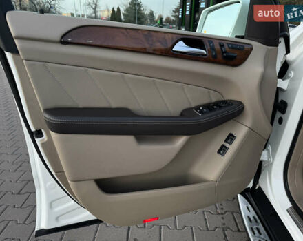 Белый Мерседес ГЛ-класс, объемом двигателя 3 л и пробегом 160 тыс. км за 20800 $, фото 12 на Automoto.ua