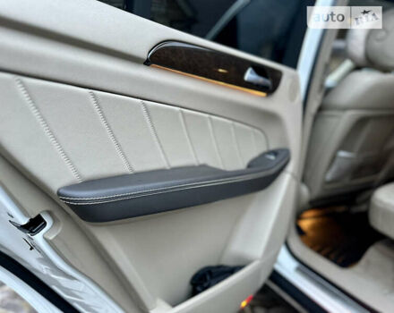 Белый Мерседес ГЛ-класс, объемом двигателя 3 л и пробегом 169 тыс. км за 24600 $, фото 33 на Automoto.ua