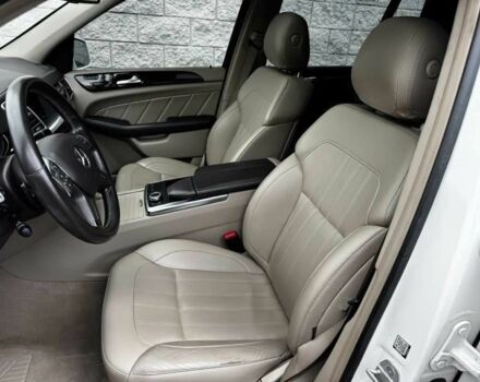 Белый Мерседес ГЛ-класс, объемом двигателя 3 л и пробегом 71 тыс. км за 6000 $, фото 8 на Automoto.ua